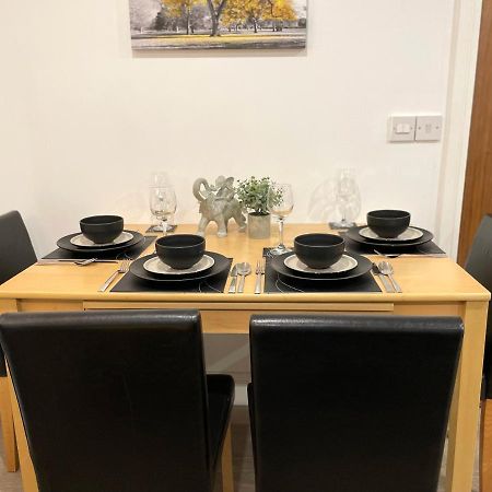 Luxurious 2 Bed Apartment In Heart Of Burnley With Private Parking Eksteriør billede