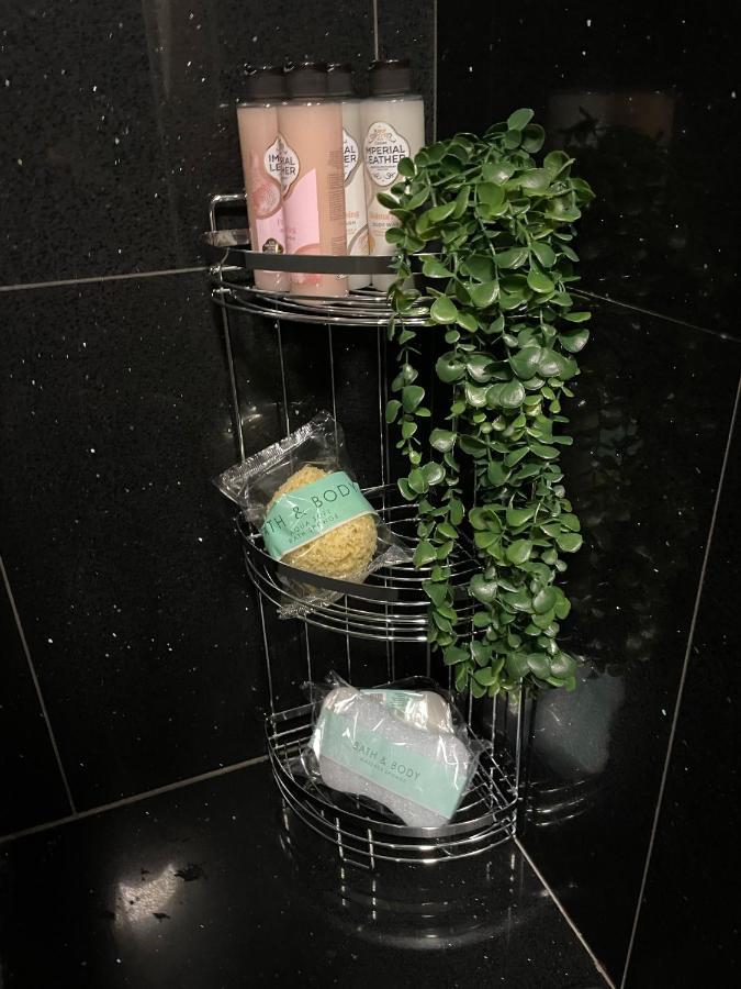 Luxurious 2 Bed Apartment In Heart Of Burnley With Private Parking Eksteriør billede