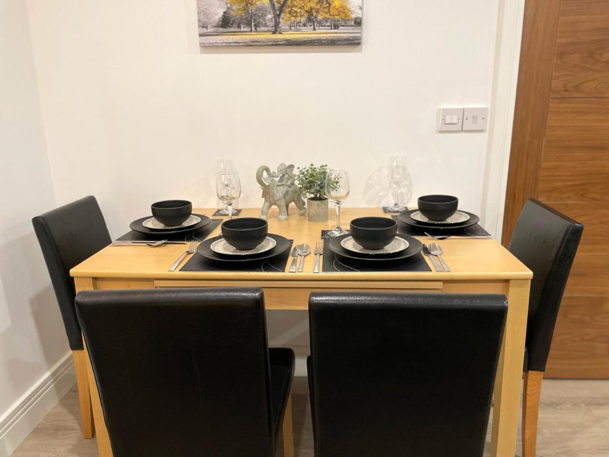 Luxurious 2 Bed Apartment In Heart Of Burnley With Private Parking Eksteriør billede